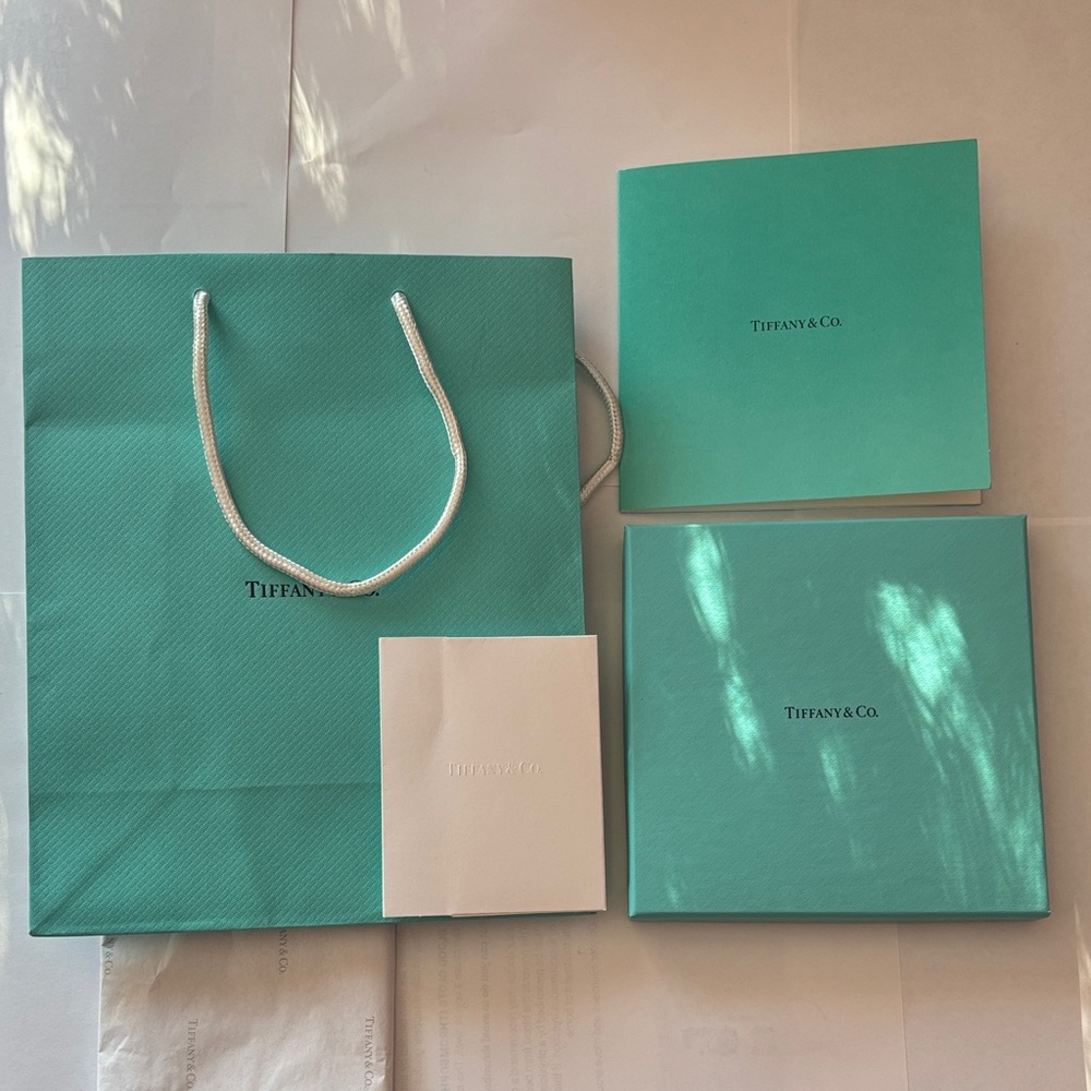 Authenic Tiffany & Co. Blue Gift Packaging Set (7) - Picture 2 of 12
